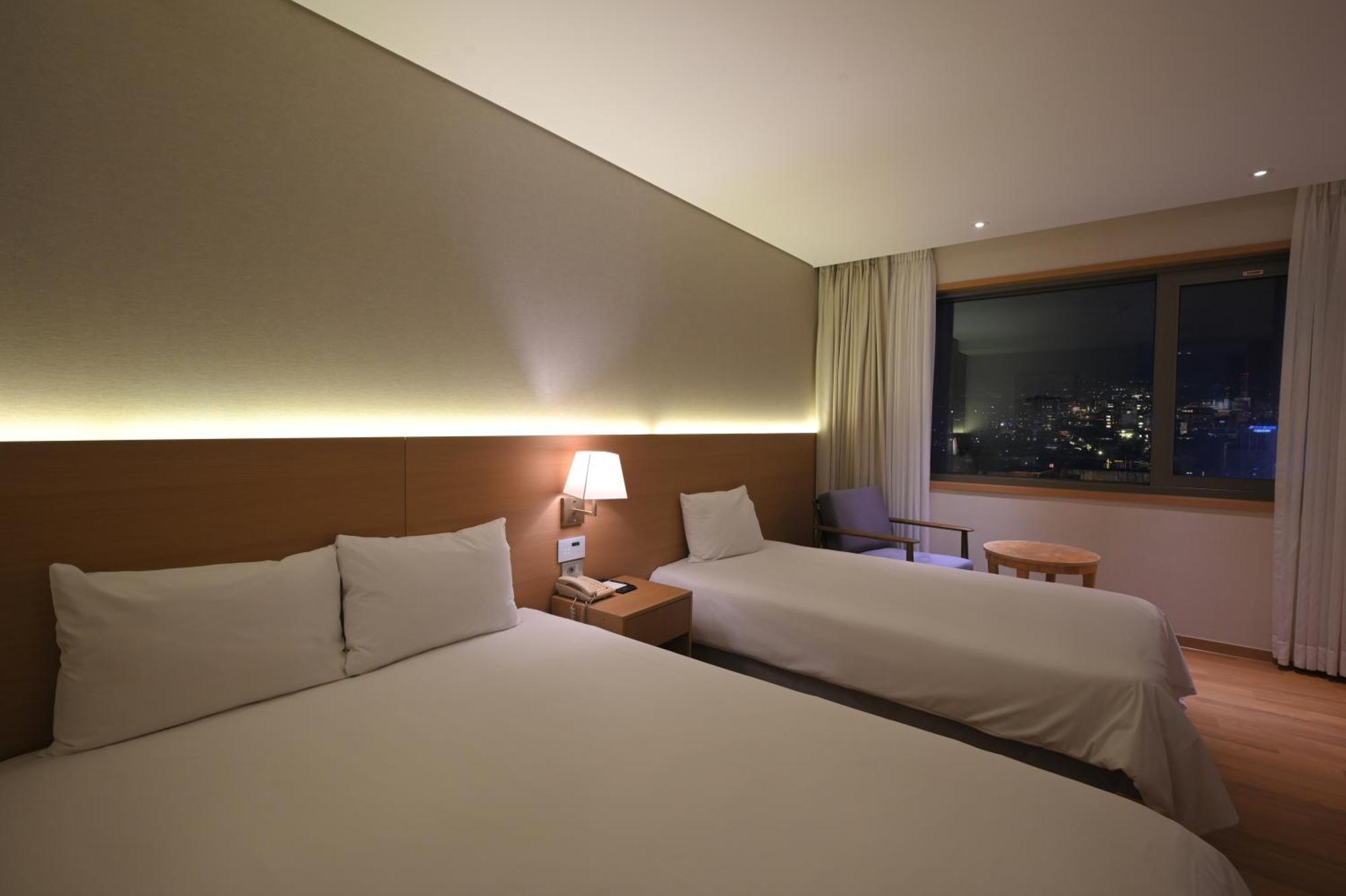 Super Deluxe Twin Room