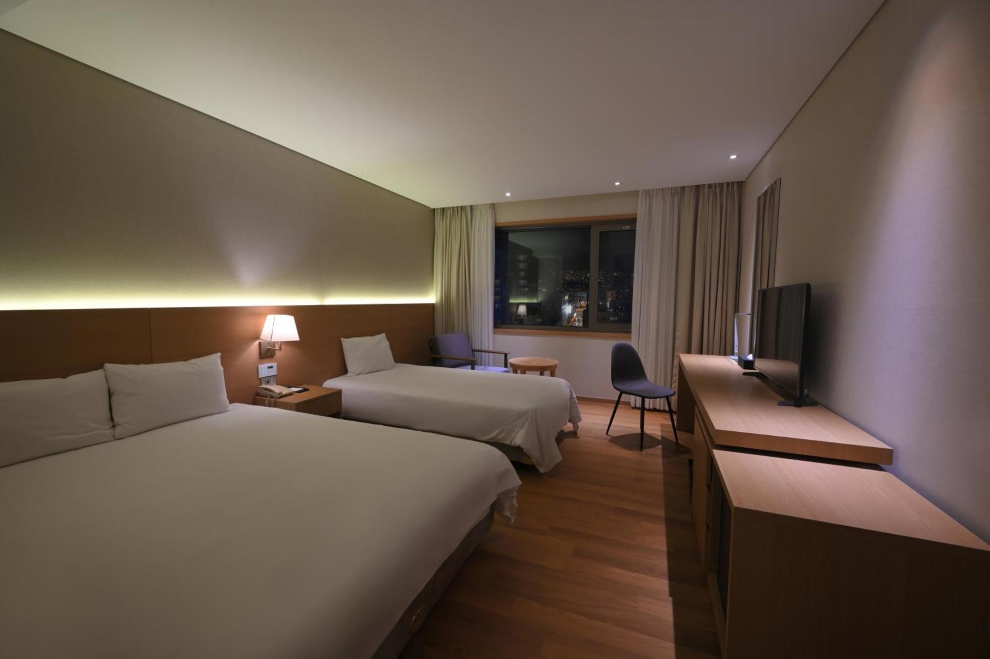 Super Deluxe Twin Room