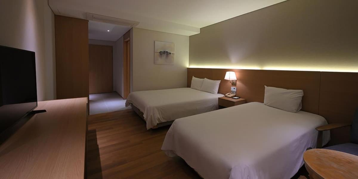 Super Deluxe Twin Room