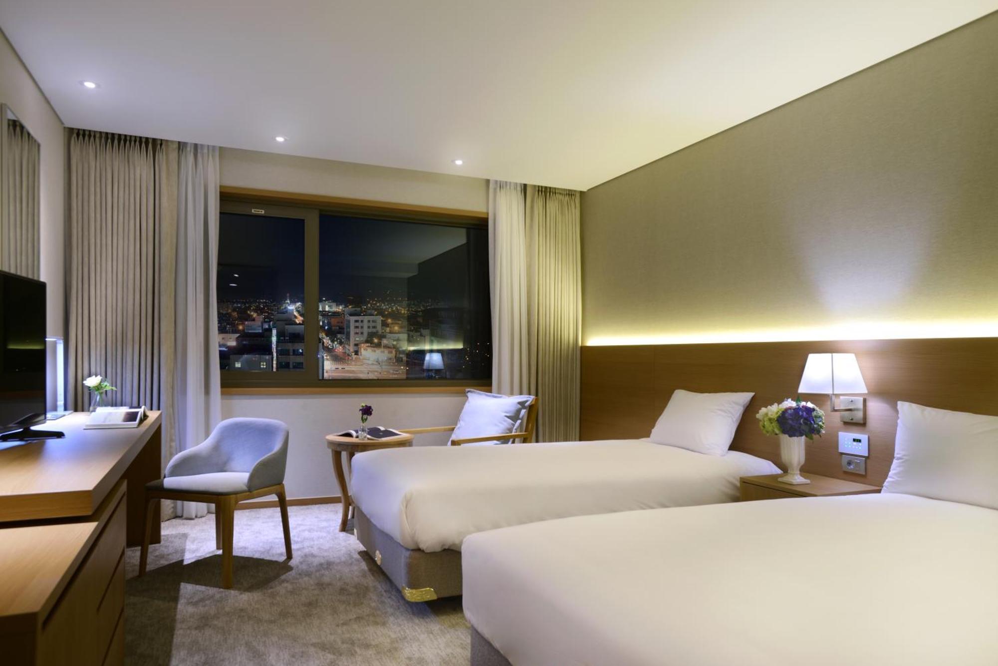 Deluxe Twin Room